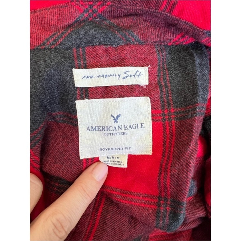 American Eagle Red Grey Buffalo Plaid Flannel Boyfriend Fit Button Down Shirt M - Picture 7 of 8